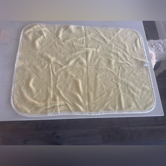 Vintage Precious Moments Baby Blanket – Quilted Satin Trim Nursery Throw - Picture 3 of 5